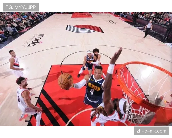 穆雷与阿夫迪亚半场激战，分别贡献16分和14分引领全场关注